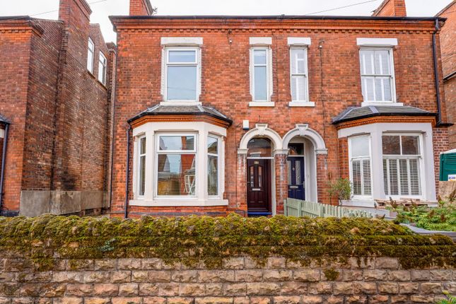 5 bedroom semi-detached house for sale