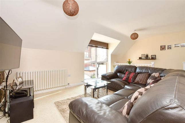 Coral Park, Maidstone, Kent 1 bed coach house for sale