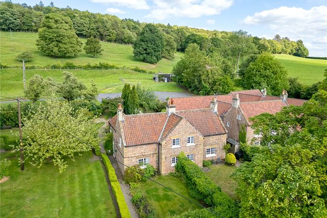 Felixkirk, Thirsk, North Yorkshire, YO7 5 bed detached house for sale