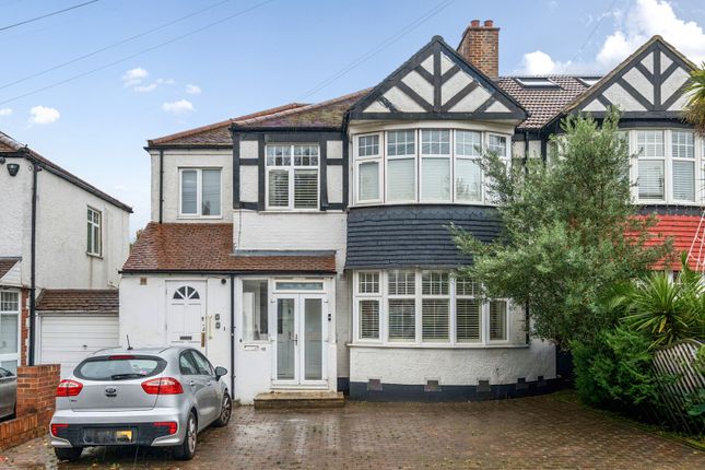 Southern Avenue, London 2 bed apartment for sale