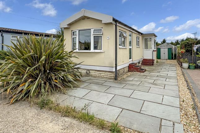 Thornlea Court, Littlehampton BN17 2 bed park home for sale