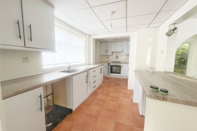 Compton Way, Middleton, Manchester, M24 3 bed semi