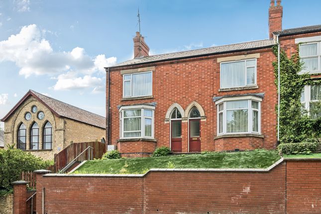 6 bedroom end of terrace house for sale