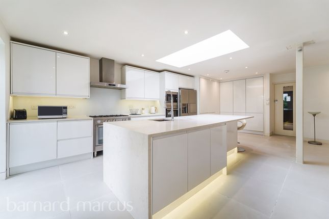 5 bedroom semi-detached house for sale