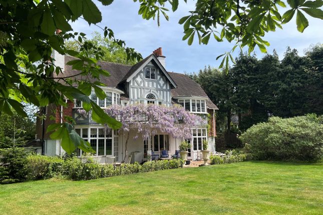 Waterhouse Lane, Kingswood KT20 6 bed detached house for sale