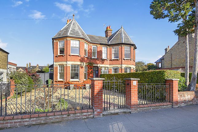 5 bed semi-detached house