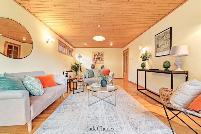 3 bed detached house