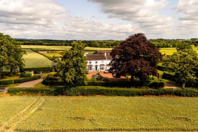 Lynn Lane, Lichfield WS14 6 bed detached house for sale