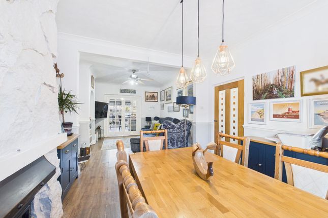 Queens Walk, Peterborough, PE2 3 bed detached house for sale