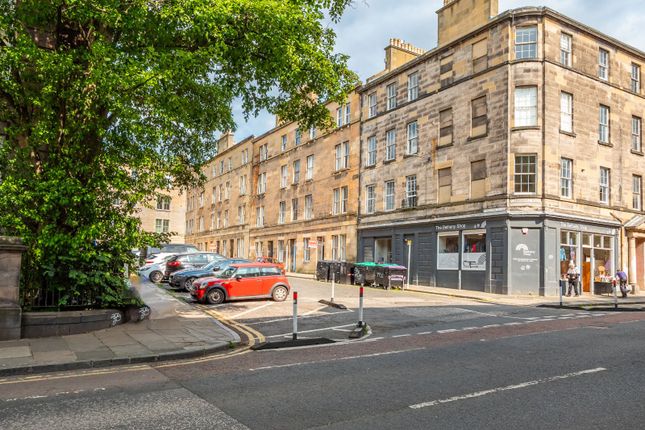 3/6 (3F2) Summerhall Square... 2 bed flat for sale