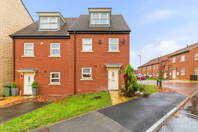 Camplin Close, Pontefract WF7 3 bed semi