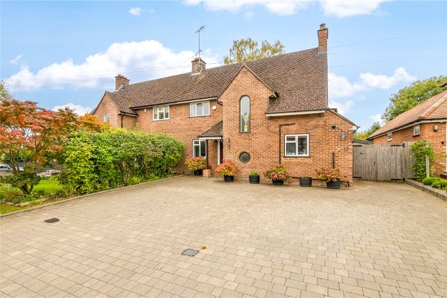 Canonsfield, Oaklands, Welwyn... 3 bed semi