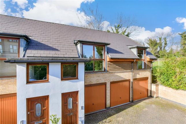 Coral Park, Maidstone, Kent 1 bed coach house for sale