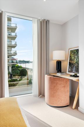 Hurlingham Waterfront, Carnwath Road... 1 bed apartment for sale