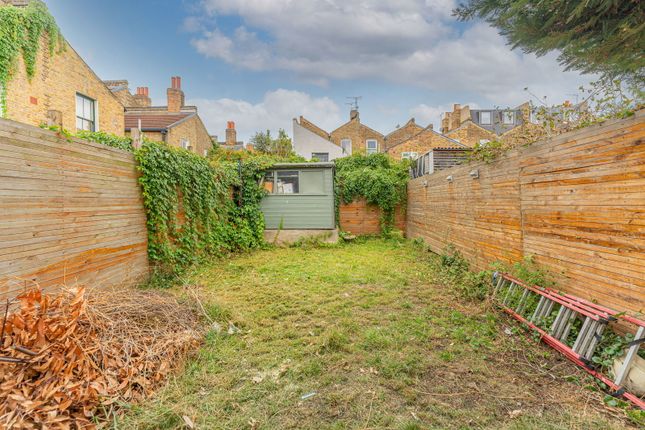 6 bed end terrace house