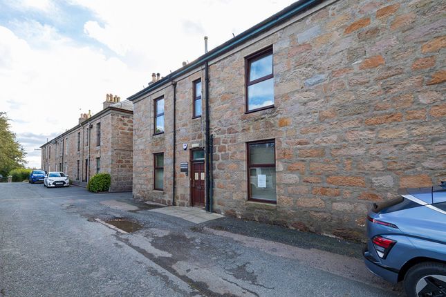 Surgery Premises Woodside Terrace... 2 bed flat for sale