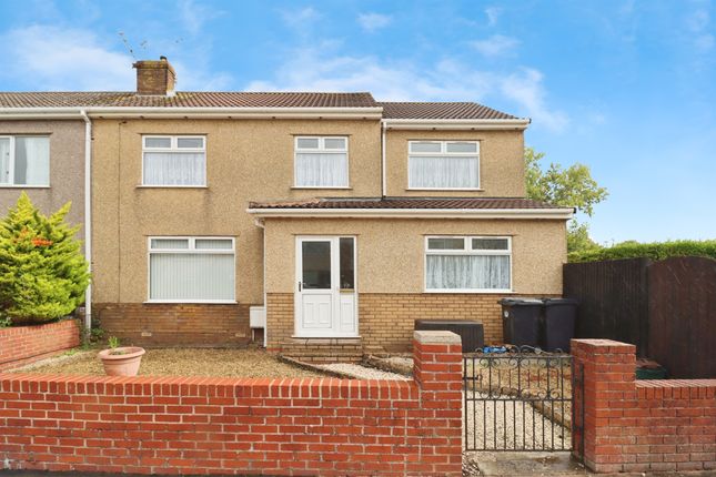 5 bedroom semi-detached house for sale