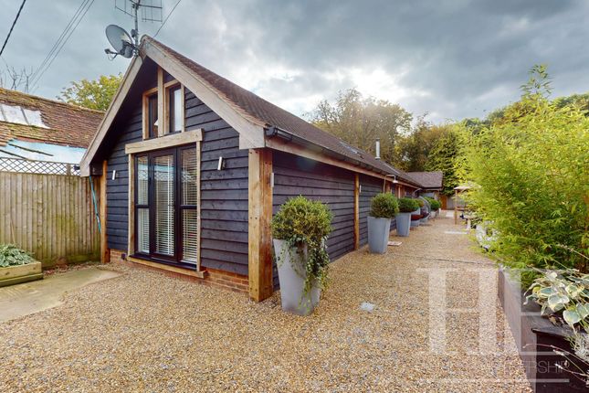 2 bed detached house