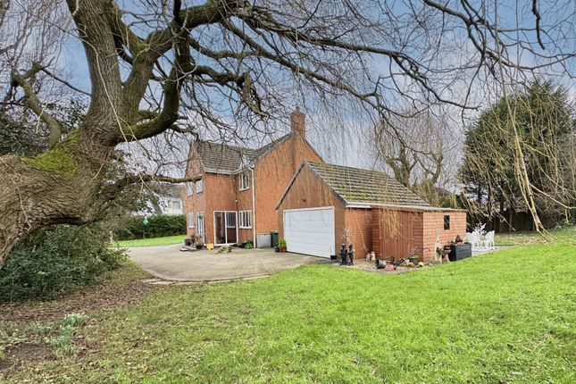 Lower Lane, Freckleton PR4 4 bed detached house for sale