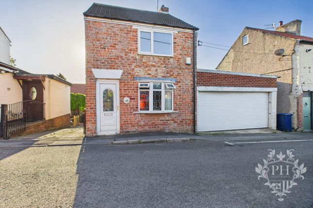 Queen Street, Lazenby 2 bed detached house for sale