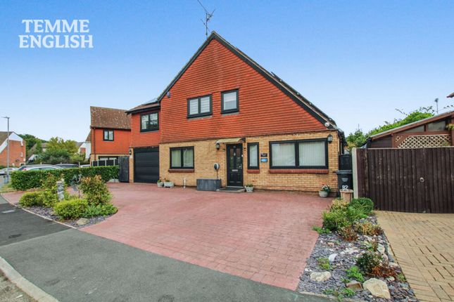 6 bedroom detached house for sale