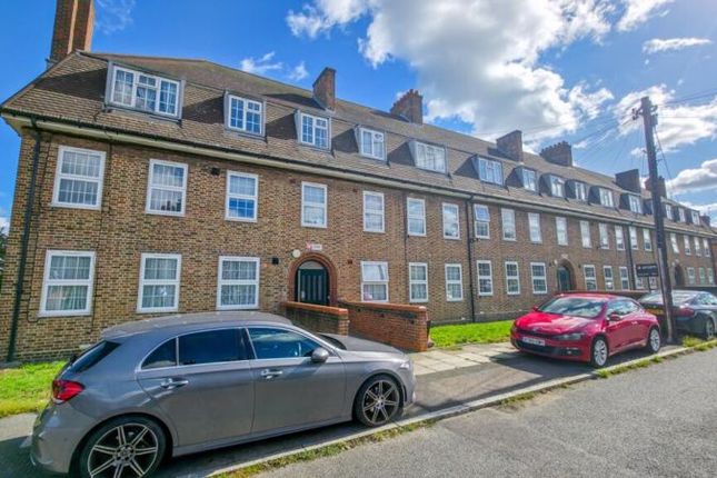 Battersby Road, London, SE6 3 bed flat for sale