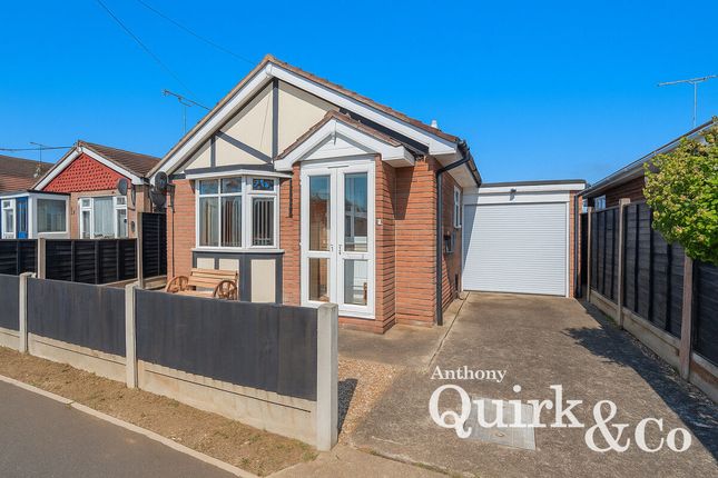 Thelma Avenue, Canvey Island, SS8 1 bed detached bungalow for sale