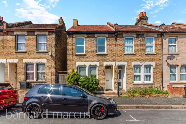 3 bed end terrace house