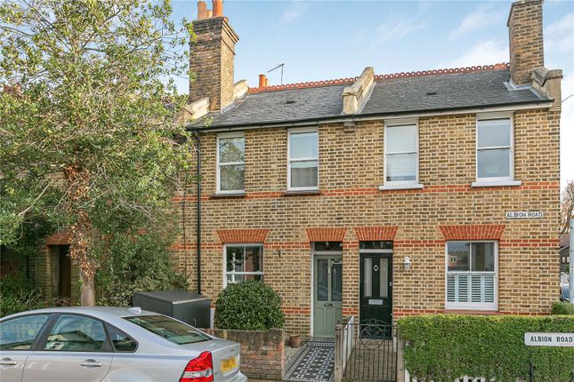 Albion Road, Twickenham, TW2 2 bed terraced house for sale