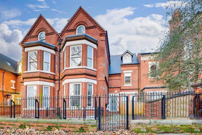 Forest Road West, Nottingham NG7 2 bed flat for sale