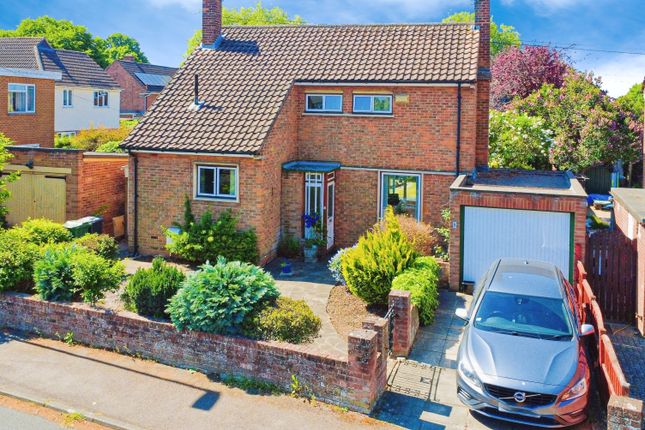 Estcourt Close, Gloucester, GL1 3 bed detached house for sale