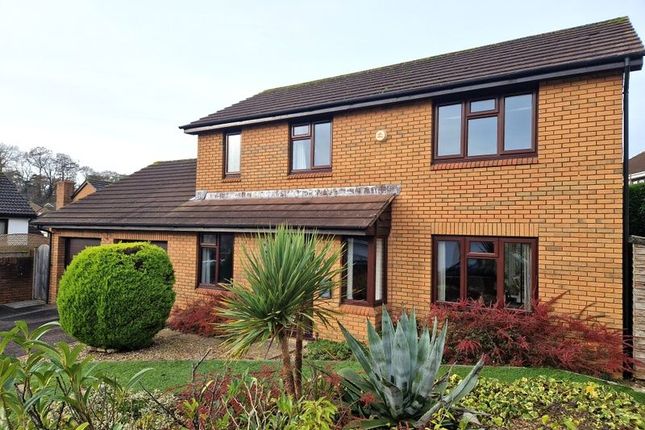 4 bed detached house