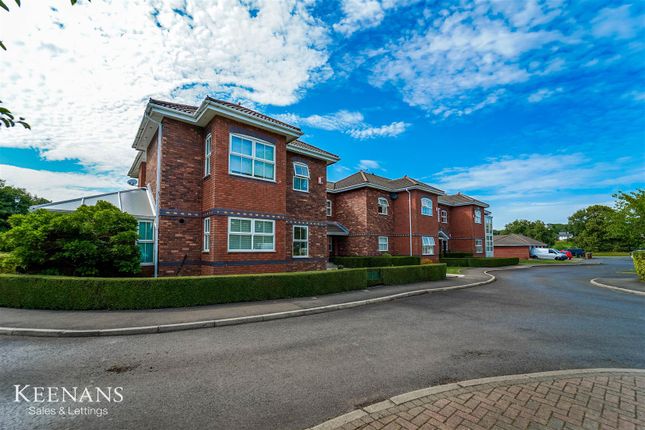 3 bedroom flat for sale