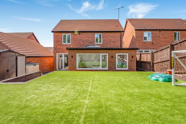 Parkwood Close, Alfreton, Derbyshire... 3 bed detached house for sale