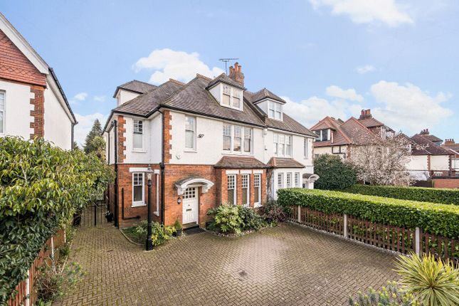 5 bedroom semi-detached house for sale