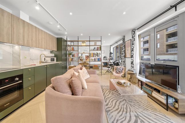 Cross Lane, London N8 Studio for sale