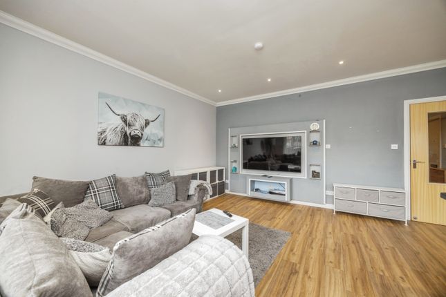 2 bedroom ground floor flat for sale