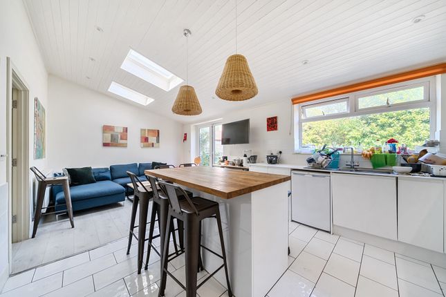 6 bed semi-detached house