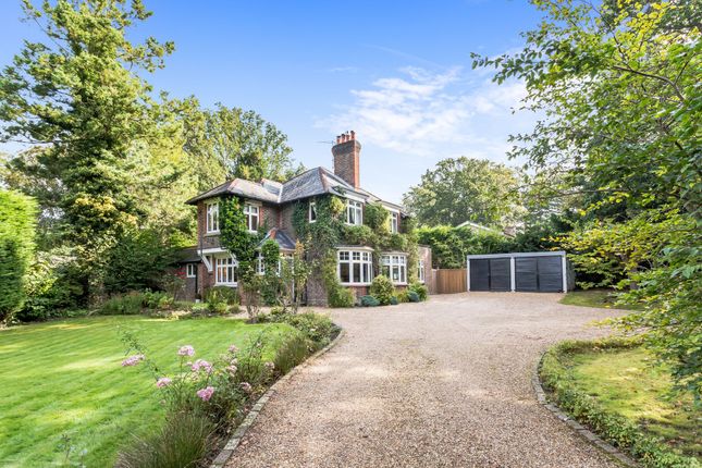 Copthorne Road, East Grinstead RH19 5 bed detached house for sale