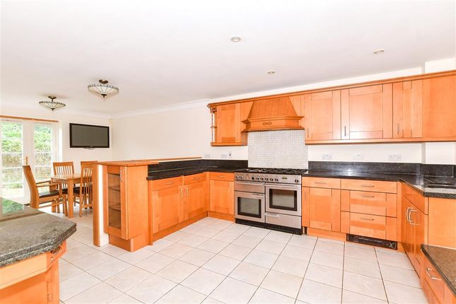 5 bedroom town house for sale