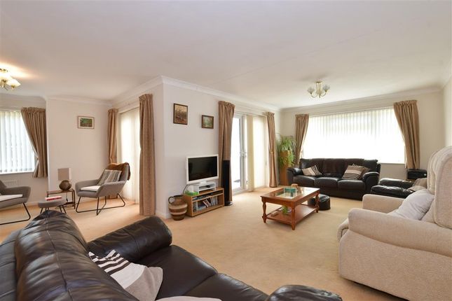4 bed detached house