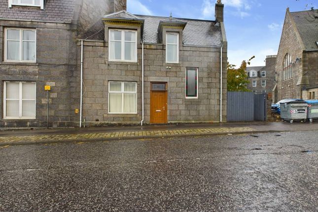 4 bedroom end of terrace house for sale