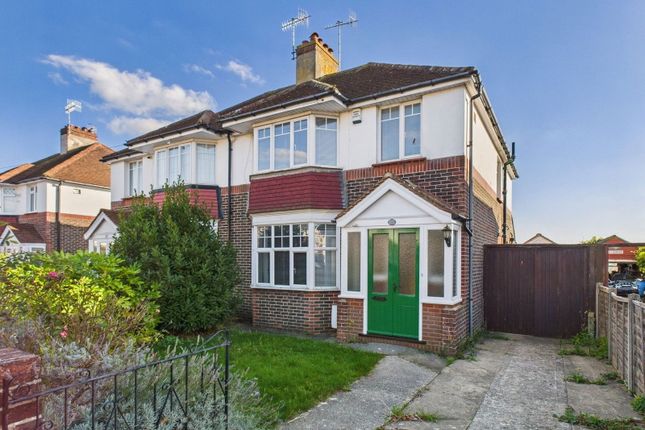 Broomfield Avenue, Worthing, BN14 7SD 3 bed semi