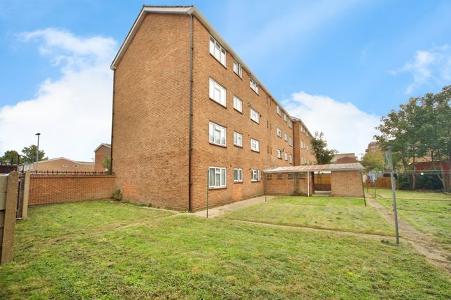 3 bedroom flat for sale