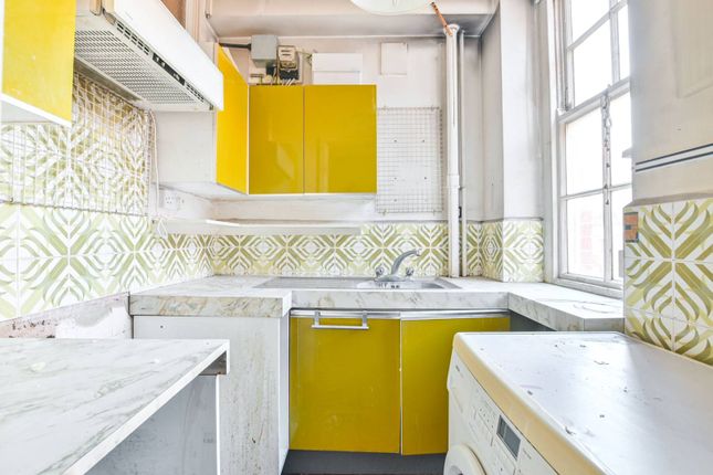 Queensway, Queensway, London, W2 Studio for sale