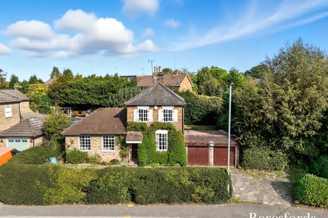 Hanging Hill Lane, Hutton, CM13 3 bed detached house for sale