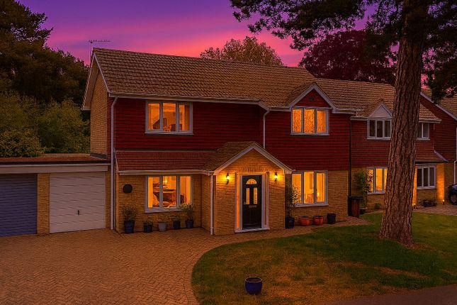 Starmead Drive, Wokingham, Berkshire... 4 bed link detached house for sale