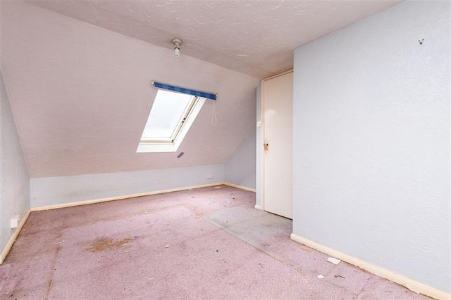 Cricketers Drive, Meopham, Kent 3 bed semi
