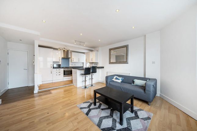 Earlsfield Road, Earlsfield, London... 2 bed flat for sale