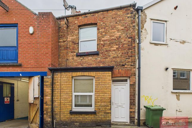 Greenfield Road, Scarborough 2 bed terraced house for sale